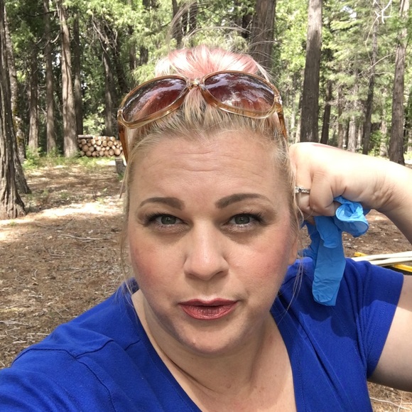 Meet your Posher, Sarah - Picture 2 of 2